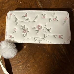 White Floral Wallet.